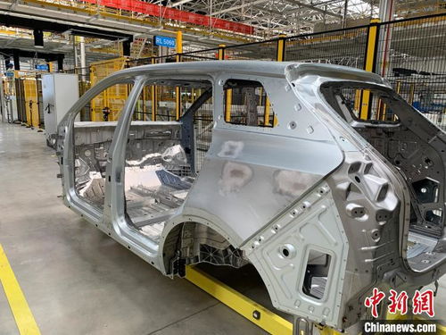 一辆新能源电动汽车 诞生记 400余台 变形金刚 同时作业